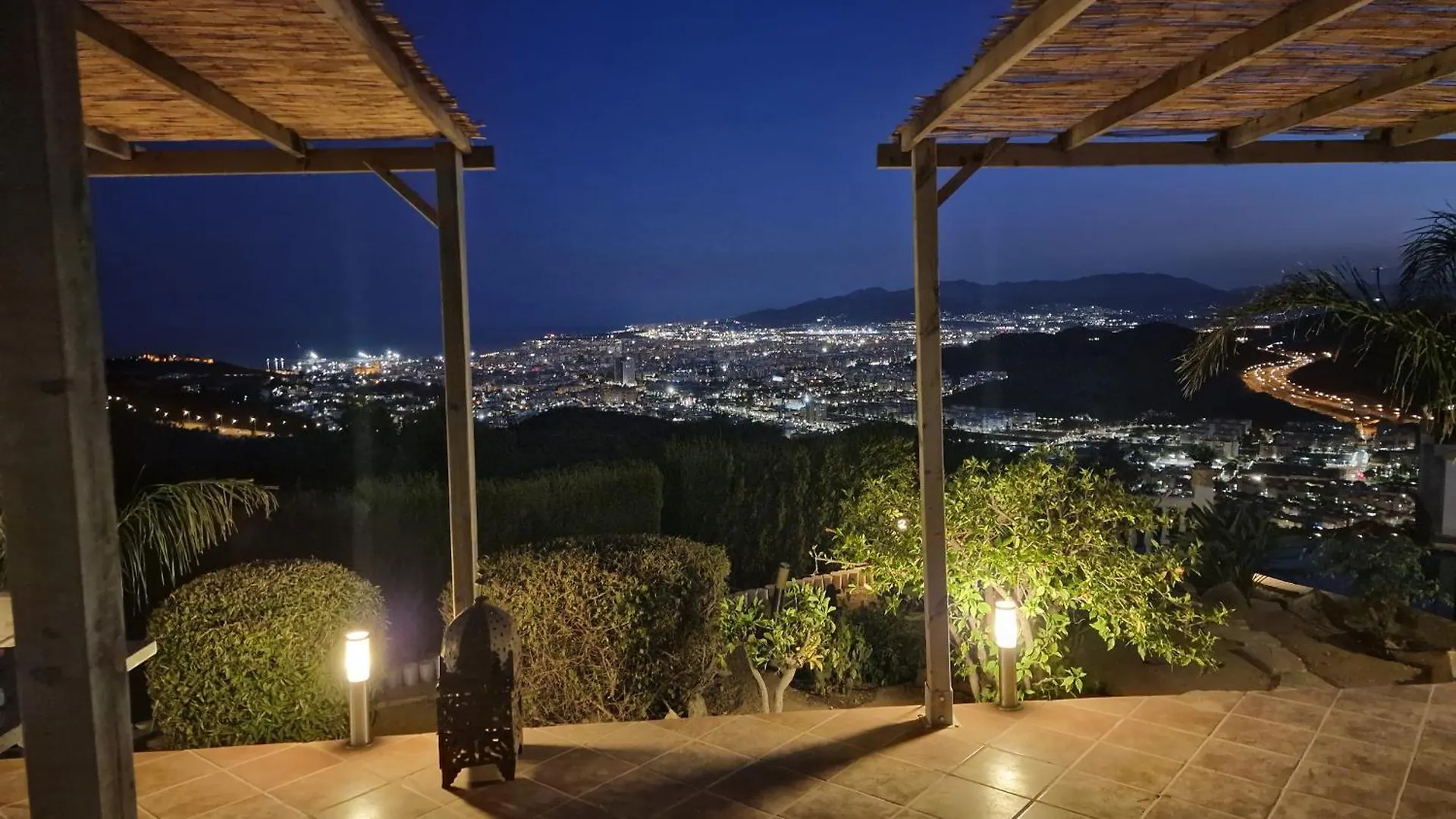 Villa Angel Málaga 0*,